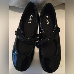 Children’s Place dress shoes. Size 5Y. Worn once. Terrific shape. Beautiful.